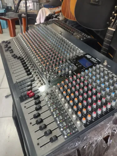 Mesa Analógica peavey 32FX ACEITO TROCAS
