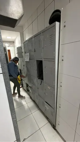 Doação armario guarda volume