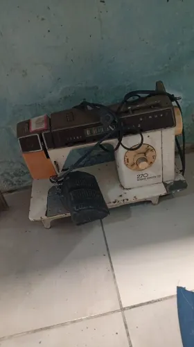 Máquina de costura