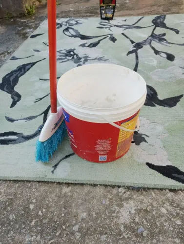(Limpeza). Faço Serviços De Conservação E Limpeza De Ambientes, De Tapetes, Pós Obras.