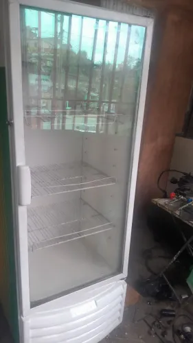 Expositora METAL FRIO 110V. GELANDO