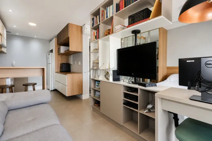 APARTAMENTO REFORMADO E MOBILIADO À VENDA NA VILA MARIANA COM 43M² E 1 VAGA