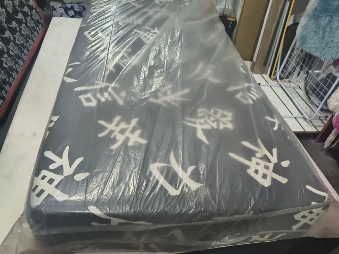 COLCHÃO DE SOLTEIRO DE MOLAS NOVO R$350- ENTREGO