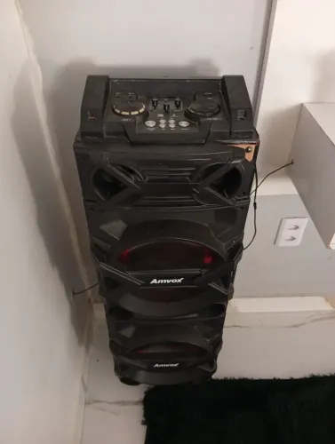 Vendo caixa de som metade do preço 