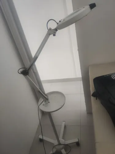 Maca e luminária 