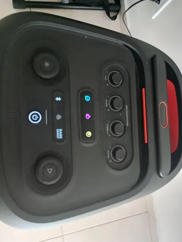Caixa de som JBL original semi nova