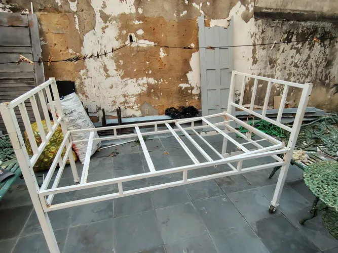 Cama Hospitalar Articulada Usada em Bom Estado