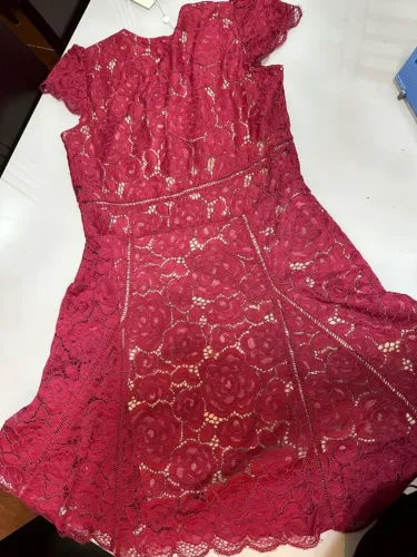 vestido de renda cor marsala tamanho m