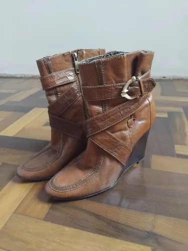Bota couro Luz da lua 34