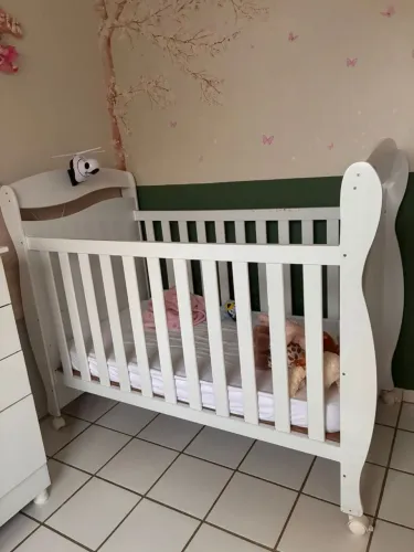 Berço branco acetinado