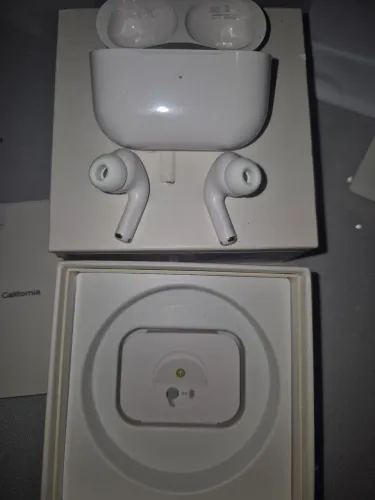 Vendo - AirPods Pro de 2ª Geração Original Apple - Excelente Estado!