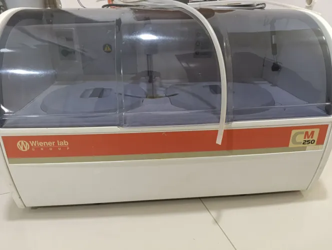 Aparelho de Bioquímica automatico