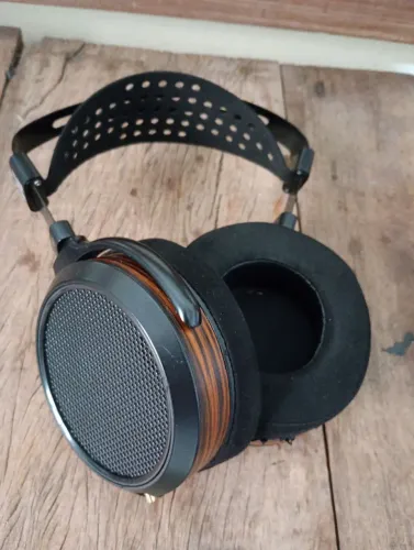 Fone de ouvido Hifiman HE-560 v1