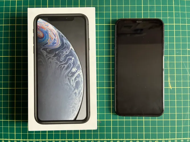 iPhone XR 128mg IMPECÁVEL com caixa e componentes