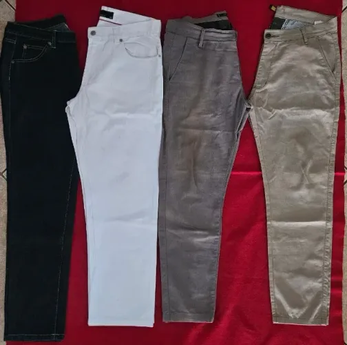 Calças e shorts masculinos usados