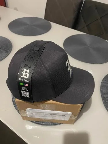 Boné Snapback BLCK Cinza Bordado, novo, original, na caixa lacrado.