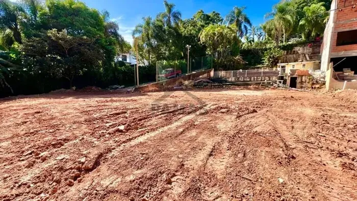 Oportunidade ! Lindo lote de 1.040 m2 no Condom. Vale do Itamaracá em Valinhos/SP