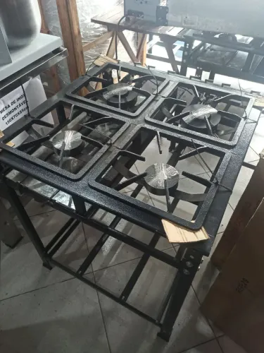 Fogão industrial 4 bocas a pronta entrega .