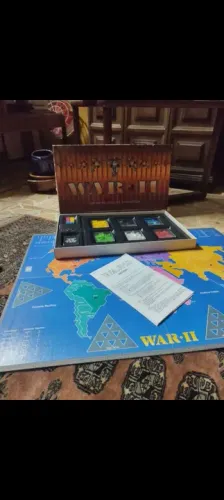 Jogo de Tabuleiro War II - Clássico de Estratégia