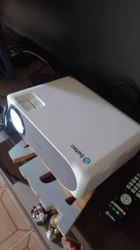 Projetor BETEC 3800 lúmens seminovo perfeito estado