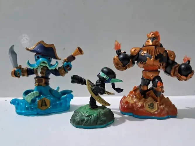 3 Bonecos skylanders - Swap Force