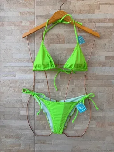 Biquíni verde neon com calcinha empina bumbum, tamanho M.