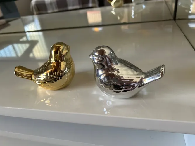 Lindos pássaros decorativos dourado e prateado
