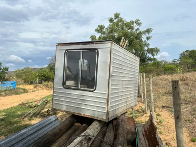 Vendo casinha. P caminhão. 8 lugares