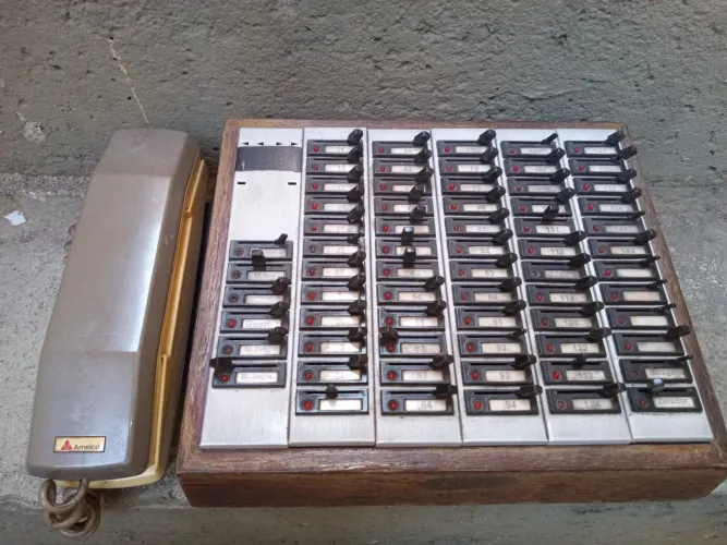 Telefone antigo central