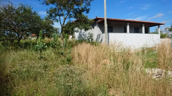 Sitio 20.000m² casa, quartinho de ferramentas, piscina, campo de futebol, poço artesiano.