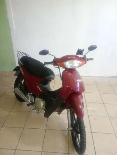 Biz de garagem,em ótimo estado 