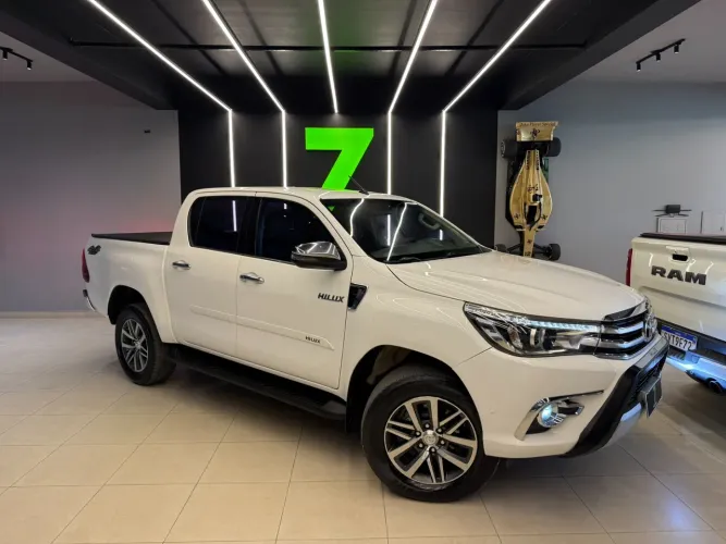 Toyota Hilux 2.8 Srx 4X4 Cd 16V Diesel 4P Automático