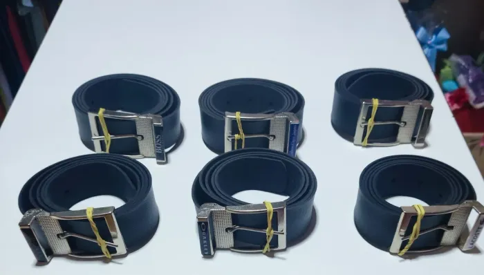 Cintos de couro diversos