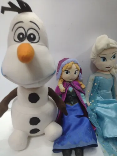 Frozen 3 pelúcias dos personagens em excelente estado de conservação 