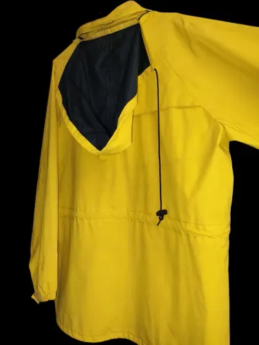 Casaco Impermeável Amarelo