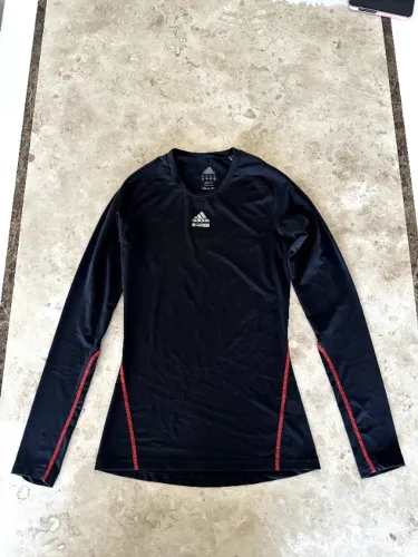 Camiseta térmica adidas masculina nunca usada