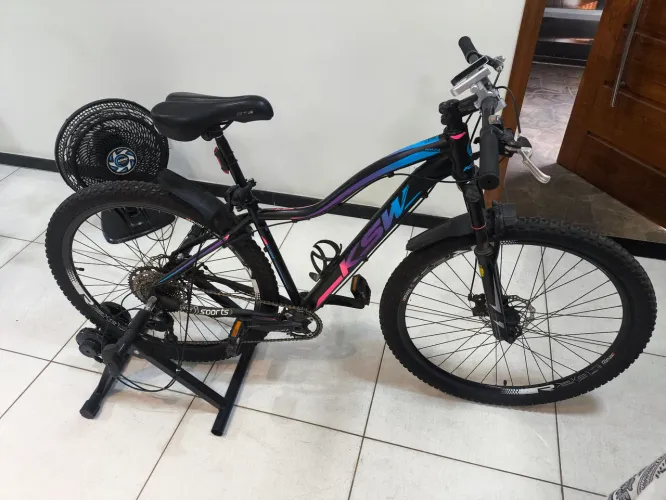 Vendo bicicleta aro 29 seminova com acessórios 