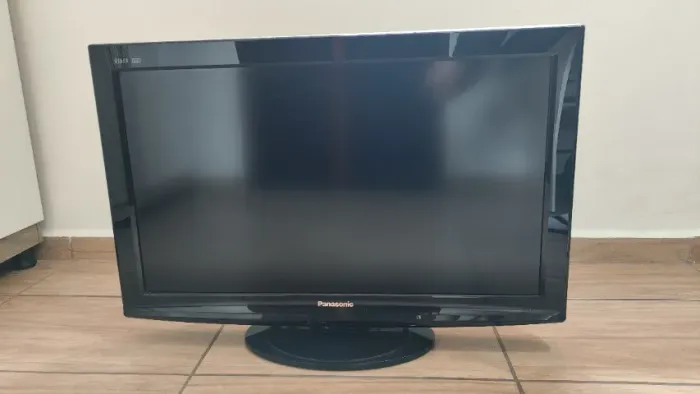 TV PANASONIC LCD VIERA 32 polegadas Modelo TC-L32C20B