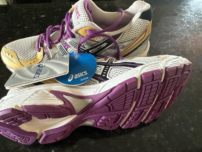 TÊNIS ASICS