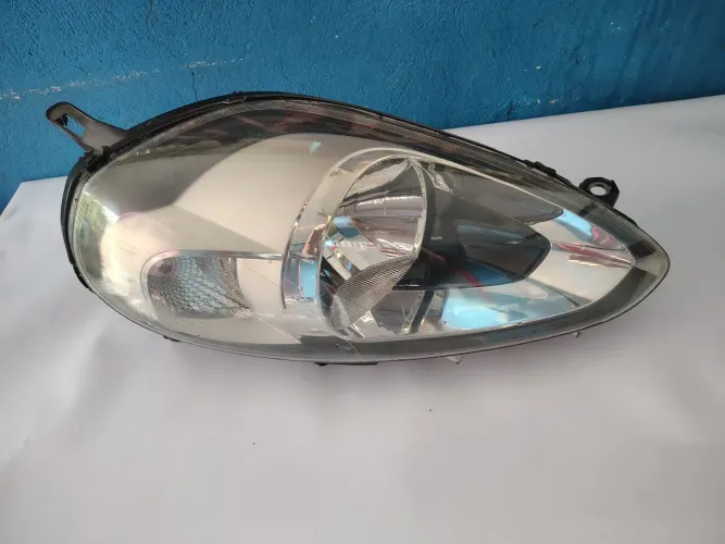 Farol Fiat Punto lado direito ano 2012 A 2016 original 