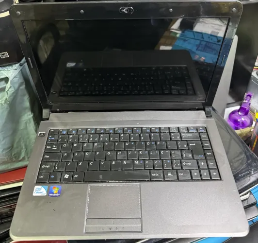 Notebook  Positivo  Celeron  Para retirada de Peças 