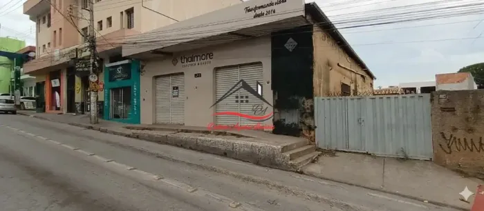 Loja comercial para Venda - 400m², 11 Salas, 2 Banheiros, Estacionamento Privativo - Papin