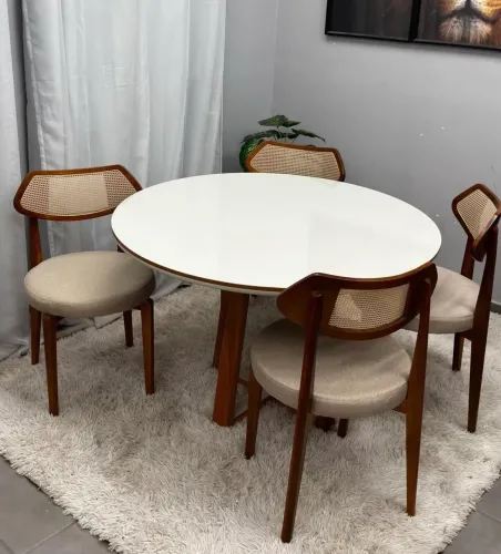 Mesa Redonda com 4 cadeiras