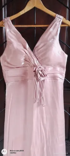 Vestido de festa rosa elegante