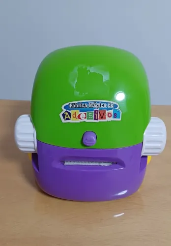 Brinquedo Antigo Fábrica Mágica de Adesivos (2010) - DTC