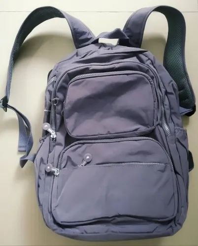 Mochila nova, linda, maravilhosa, importada, impermeável e tamanho grande lilás 