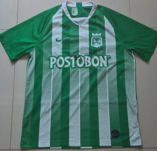 Camisa Atlético Nacional Nike com detalhe no patrocínio 