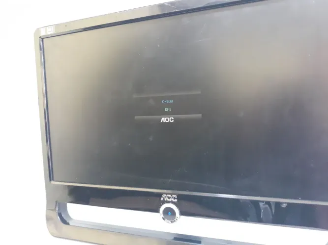 Munitor Aoc usado com defeito 
