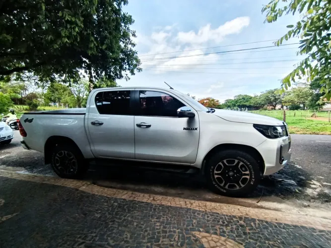 Toyota Hilux CD SRV 4X4 2.8 TDI Diesel Aut. 2021