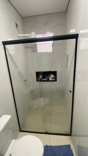 BOX DE BANHEIRO EM VIDRO